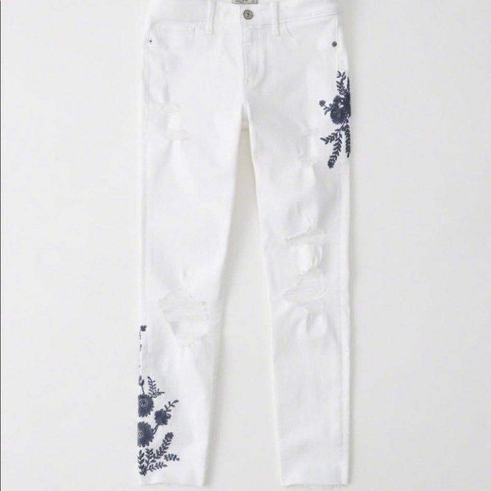 Brand new without tags, embroidered white jeans